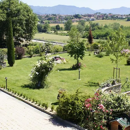La Corte Di Ronzano Bed & Breakfast 4*